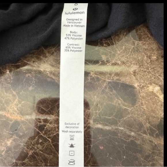 NWT Lululemon Breeze Through Tank Size 8 - Picture 8 of 9